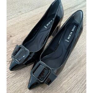 NWOB Anne Klein IFlex Bentley Buckle Block Heel Pumps Black Patent Sz 7W (C D W)